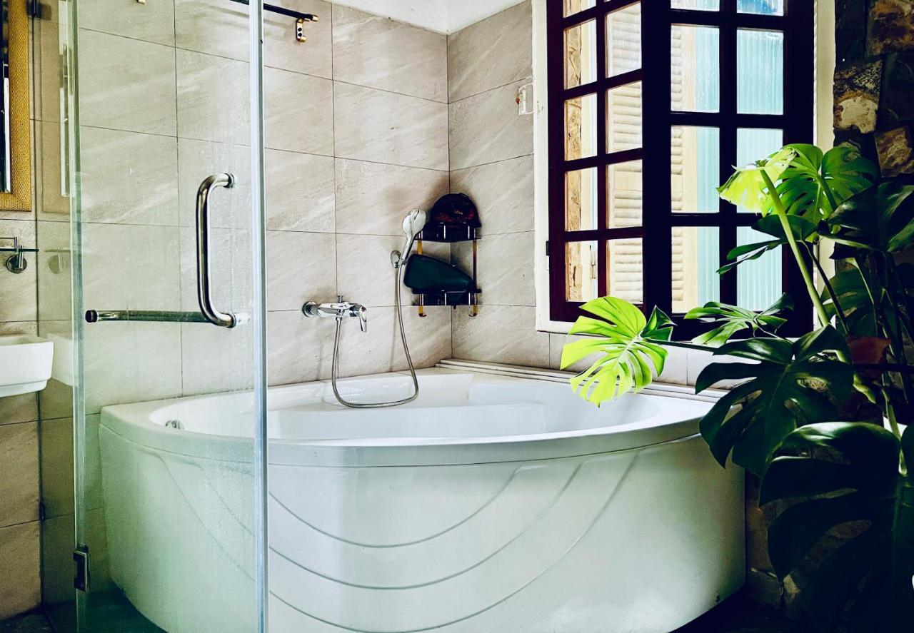 Bed and Breakfast The First Ba Trieu Ha Noi Ханой Экстерьер фото
